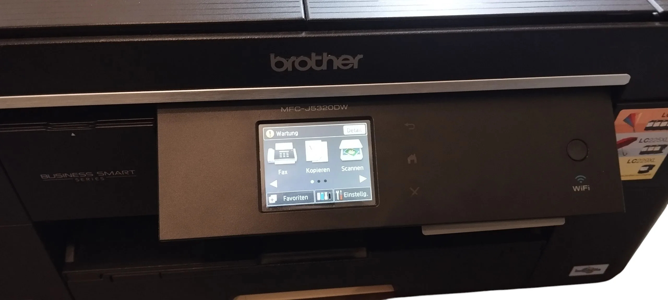 Brother Drucker mit Warnung