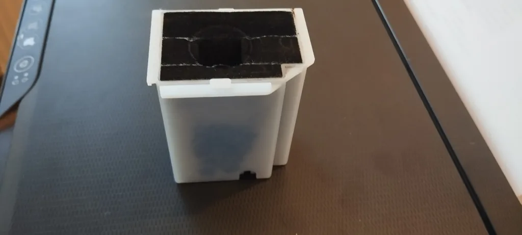 Voller Tintenauffangbehälter 